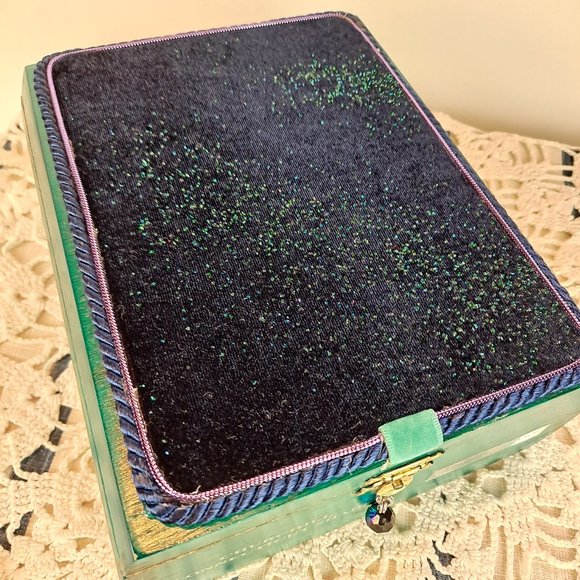 Handcrafter Keepsake / Jewelry Box from Cigar Box - Picture 9 of 10